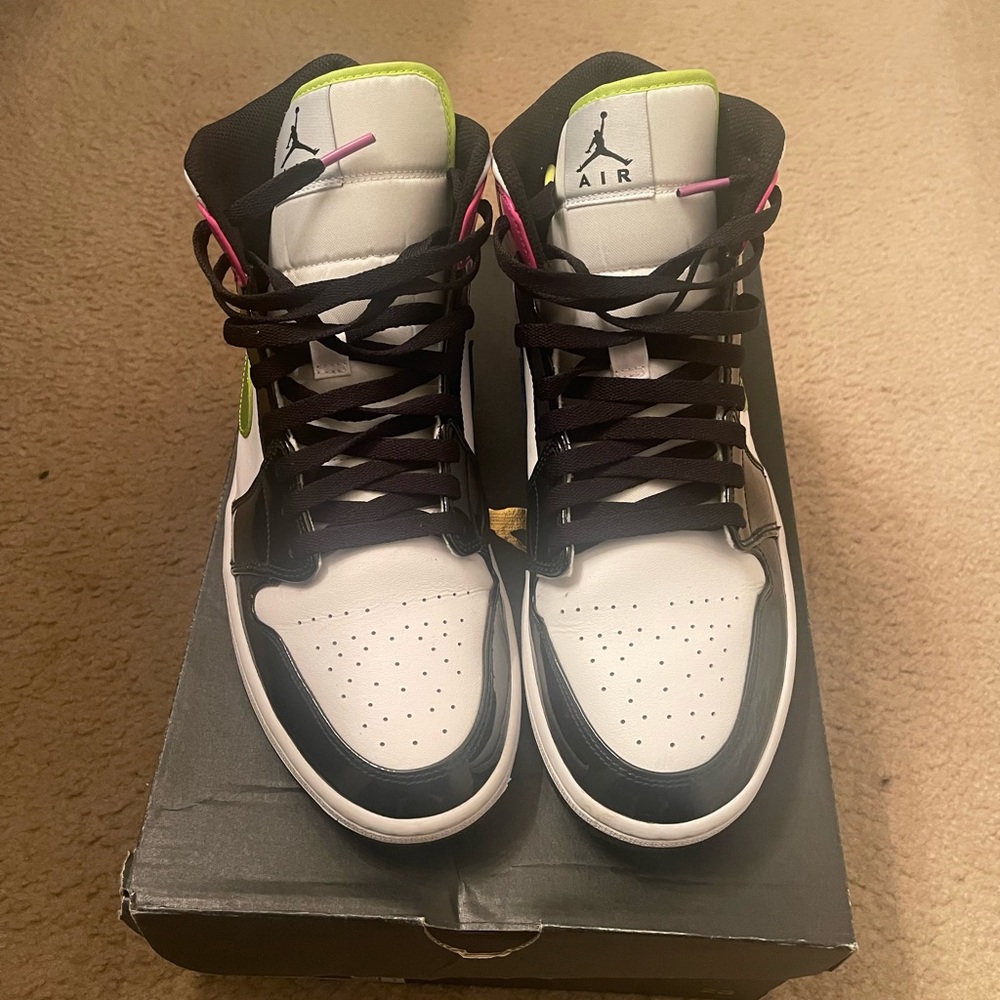 Jordan Mid